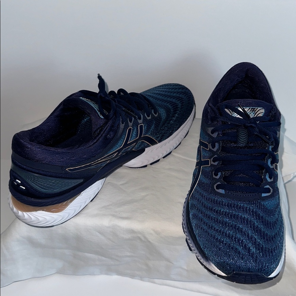 Asics Navy and Gold Wide Gel- Nimbus Athletic Women’s Sneakers Sz 9.5 Wide. - Picture 7 of 16